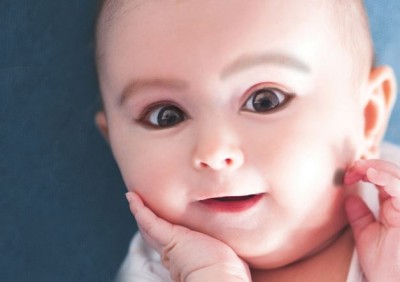 क्या काजल लगाने से होती है बच्चों की आंखें बड़ी? जानिए एक्सपर्ट्स की राय