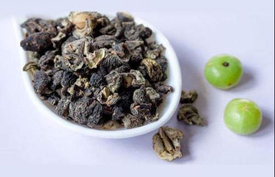 Benefits of dry gooseberry are not only for hair and eyes but also for health