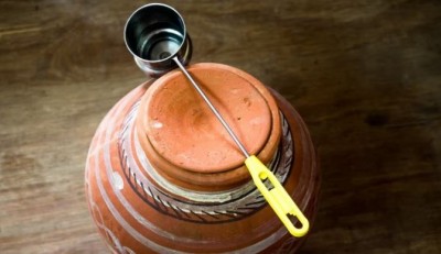 Are You Drinking Water from an Earthen Pot Too? Keep These Things in Mind