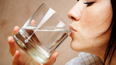 क्या आप भी पीते हैं कम पानी, ये हो सकती हैं बीमारियां