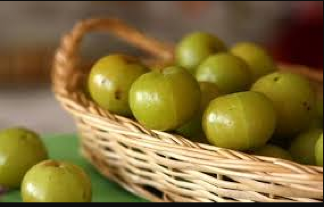 You will be surprised to know the healthy benefits of amla mixed in winter