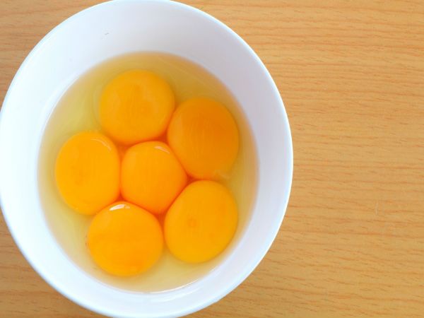 जानिए क्या है कच्चा अंडा खाने के फायदे