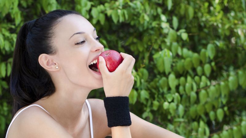 शुगर के मरीजों के लिए नुकसानदायक होता है सेब का सेवन