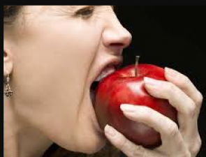 Eating Apples has many disadvantages as well, know here!