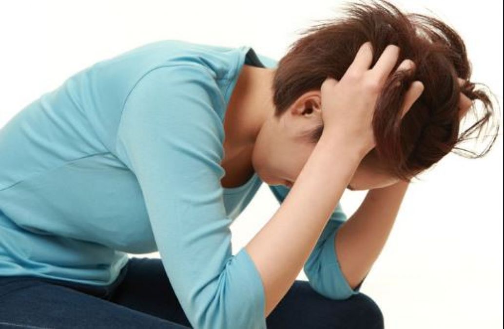 महिलाओं में तनाव के होते हैं अनेक कारण, रखें ध्यान