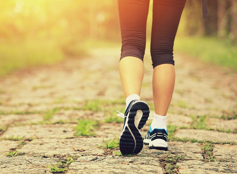 जानिए सेहत के लिए कितना फायदेमंद होता है पैदल चलना