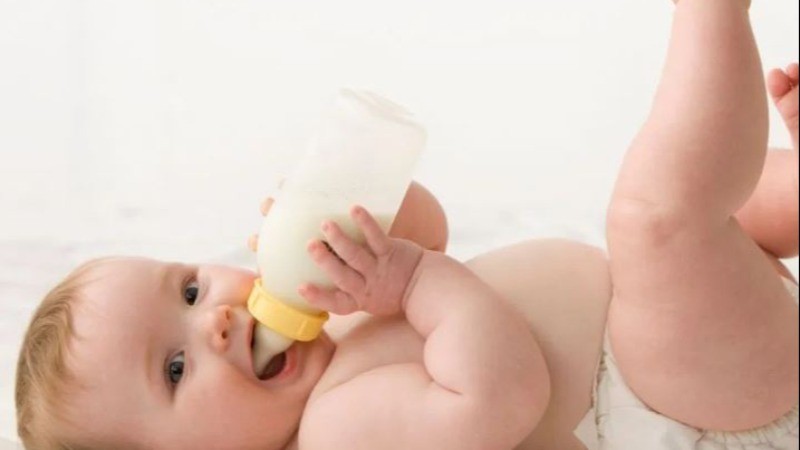 Do you also give milk to the baby by adding sugar? So know its disadvantages