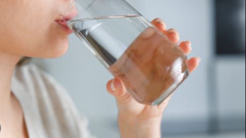 Do Not Drink Water After Eating These 5 Things, Otherwise...