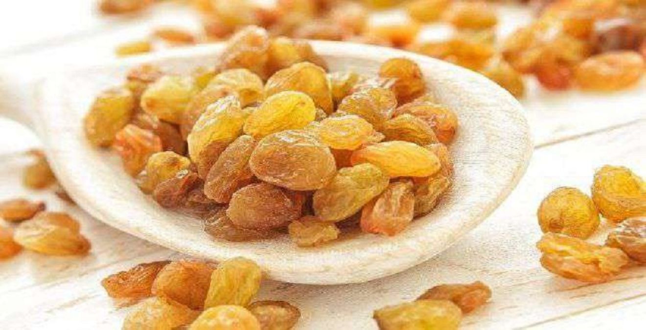 Amazing health benefits of tasty Raisins