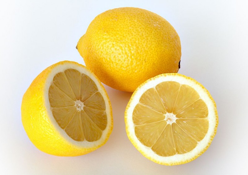 Use lemon is this way to get amazing benefits