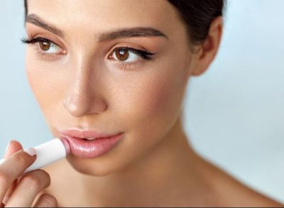 Natural lip balm can be used for the natural look of the lips!