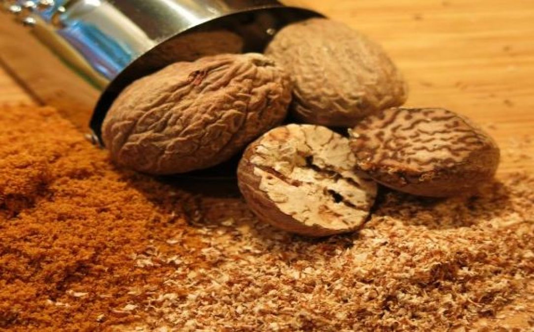 Nutmeg for Skin and hair: Nutmeg can give you shiny hair and a glowing skin