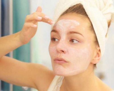 Tired of blackheads? Use this bread face pack to get rid of it
