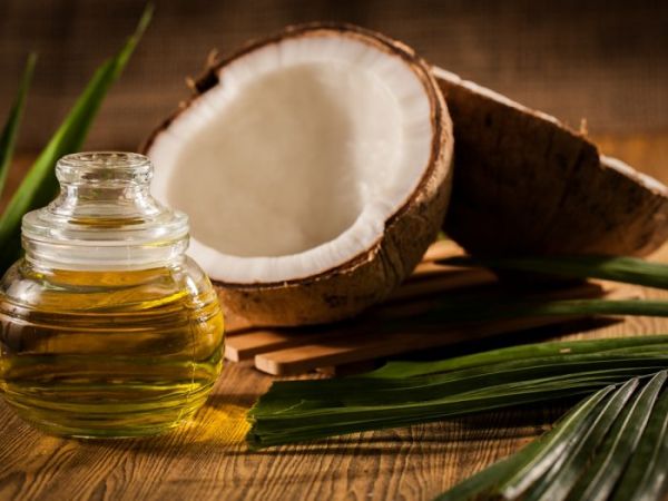 हाई कोलेस्ट्रोल की समस्या को दूर करता है नारियल का तेल