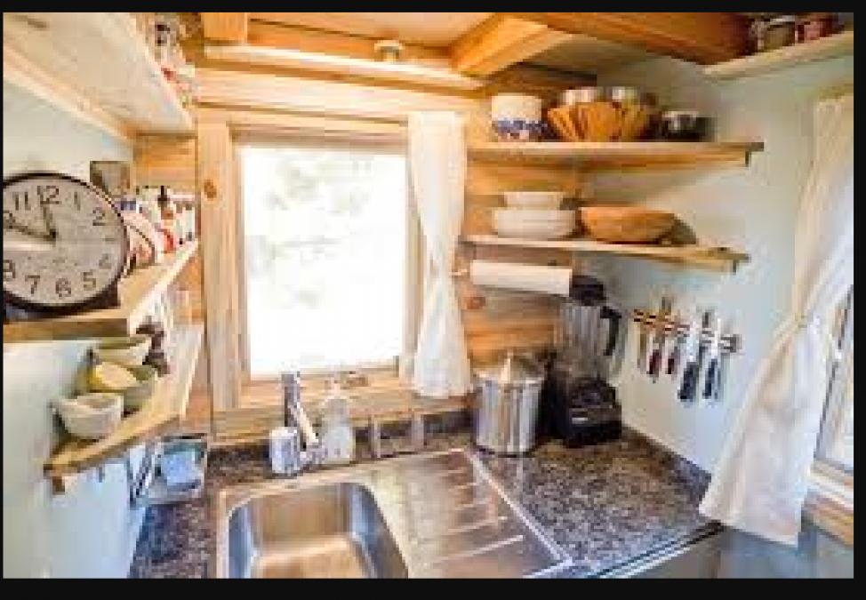 छोटी जगह में किचन को स्मार्ट, खूबसूरत और व्यवस्थित बनाने के लिए अपनाये ये टिप्स