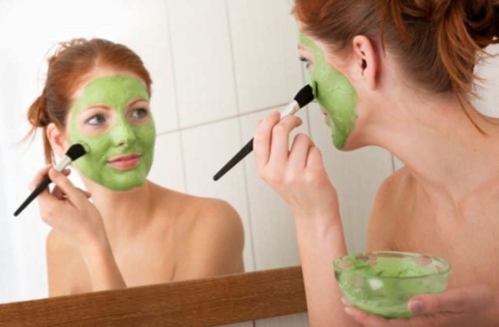 Use homemade Coriander Green pack to get rid of dead skin!