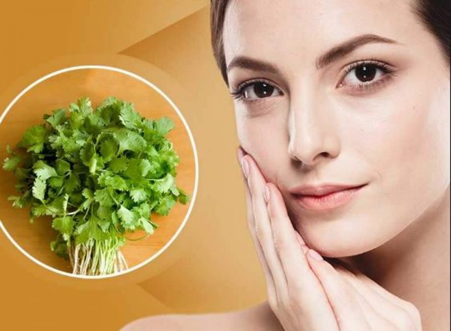 Use homemade Coriander Green pack to get rid of dead skin!