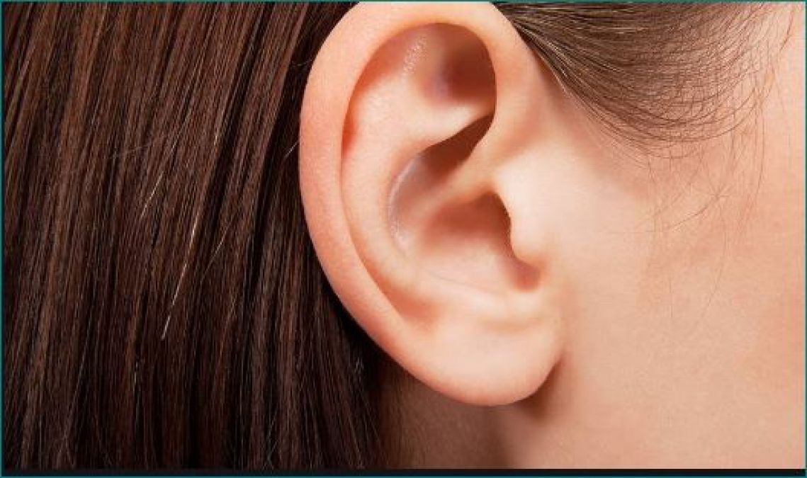 कान में जमी मैल हो सकती है घातक, इन घरेलू उपायों से करें साफ़