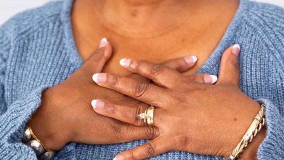 If there is pain in the breast in periods, then adopt these home remedies