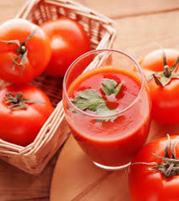 Apply tomato juice to the hair, will become silky