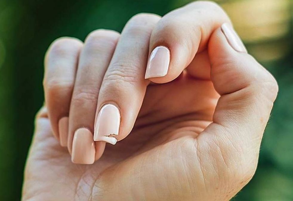 To make Nails Strong here is the best Oil, know here