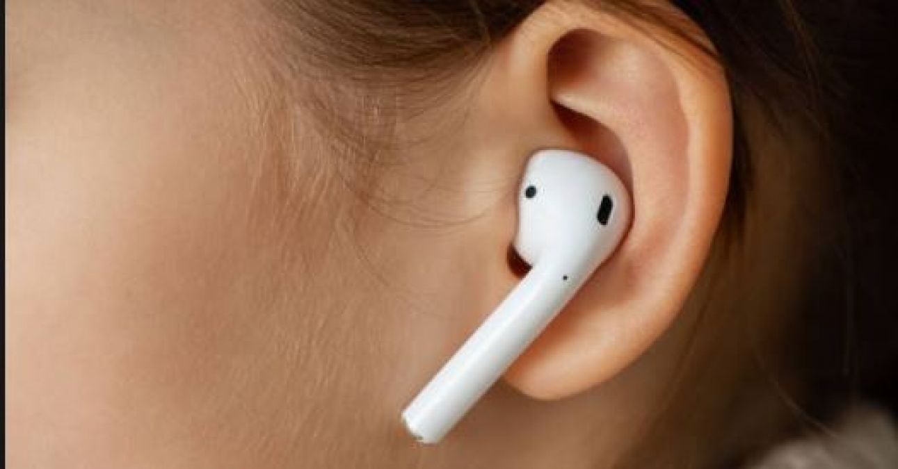 People of this country who are getting deaf by applying earphone, be careful as soon as these symptoms appear