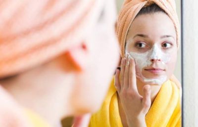 नैचरल ब्लीच की मदद से करें चहरे की सफाई