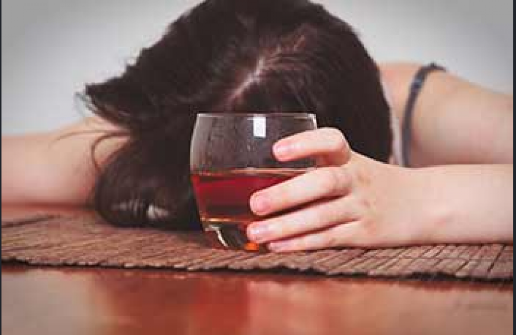 These home remedies will work to end the hangover in the weekend