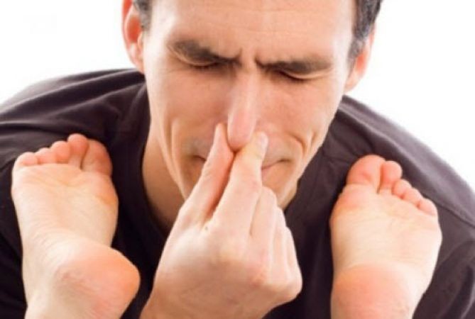Do your feet smell bad, so get rid of it like this