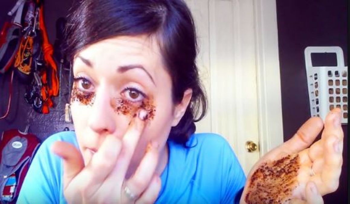 Remove dark circles of the eyes with the help of coffee!