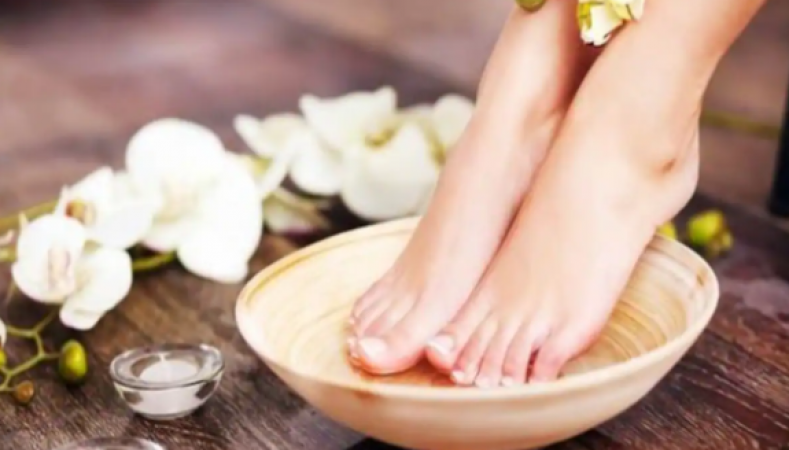 Try these home remedies to get rid of Fungal infections in feet