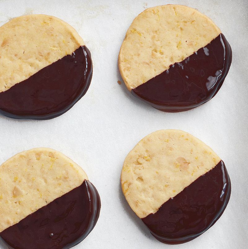 बनाएं चौकलेट शोर्टब्रेड कुकीज