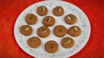 Feed this special Mewa Chudi Sweet to your Brother on the occasion of Rakshabandhan