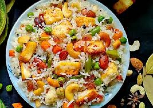 Make delicious Navratan pulao on Raksha Bandhan