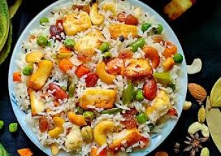 Make delicious Navratan pulao on Raksha Bandhan