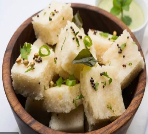 Recipe: Make this special poha dhokla to give a twist to your routine breakfast