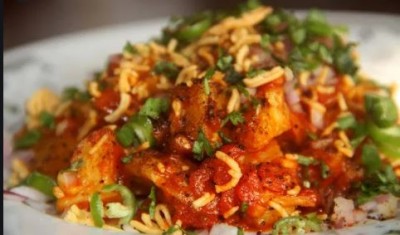 Enjoy Delhi's famous spicy potato chaat at home, Know recipe