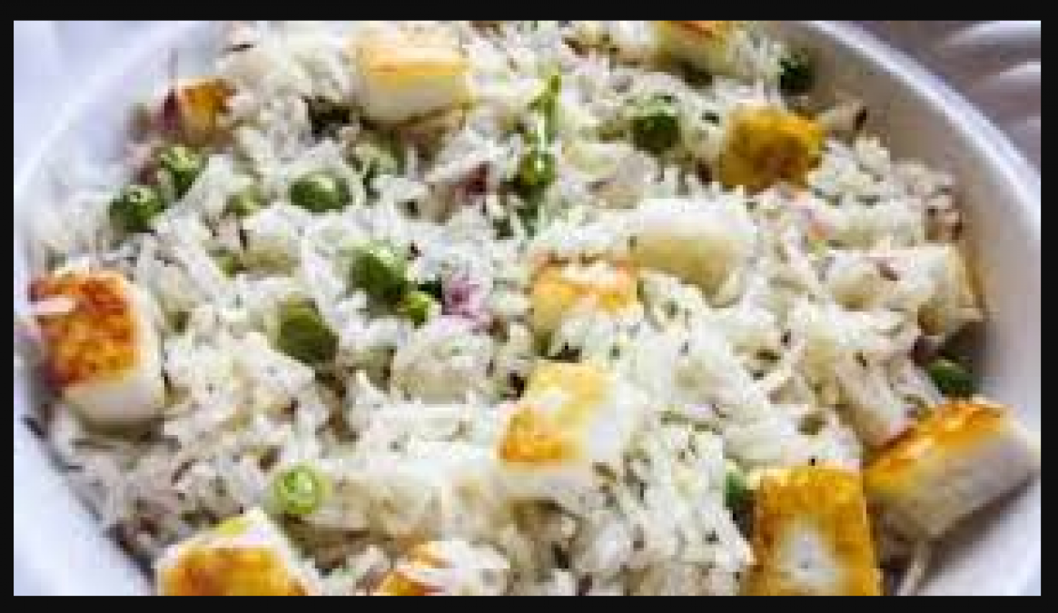 This recipe of Traditional Pea Paneer Pulao will add a new color to food in winter