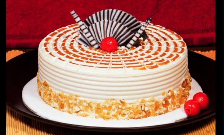 Celebrate new year by making eggless butterscotch cake, know recipe here