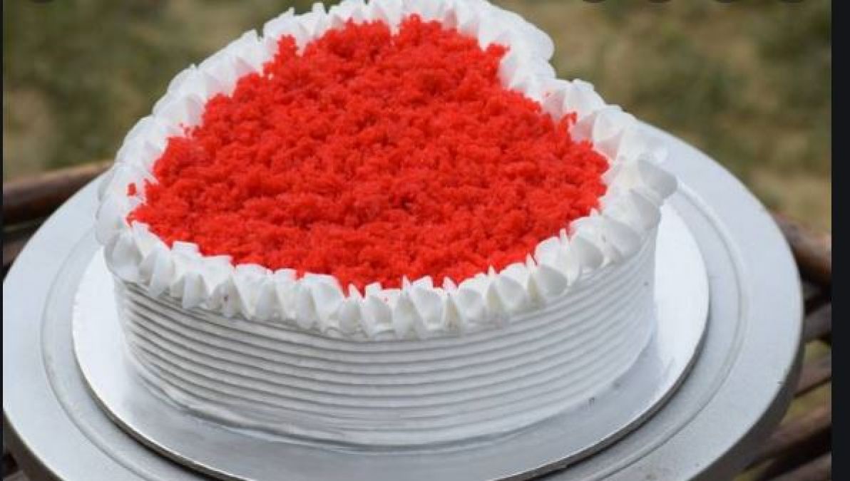 Here's how to make Eggless Red Velvet Cake