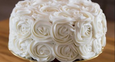 Rose Day: आज पार्टनर के लिए बनाए यह स्पेशल केक