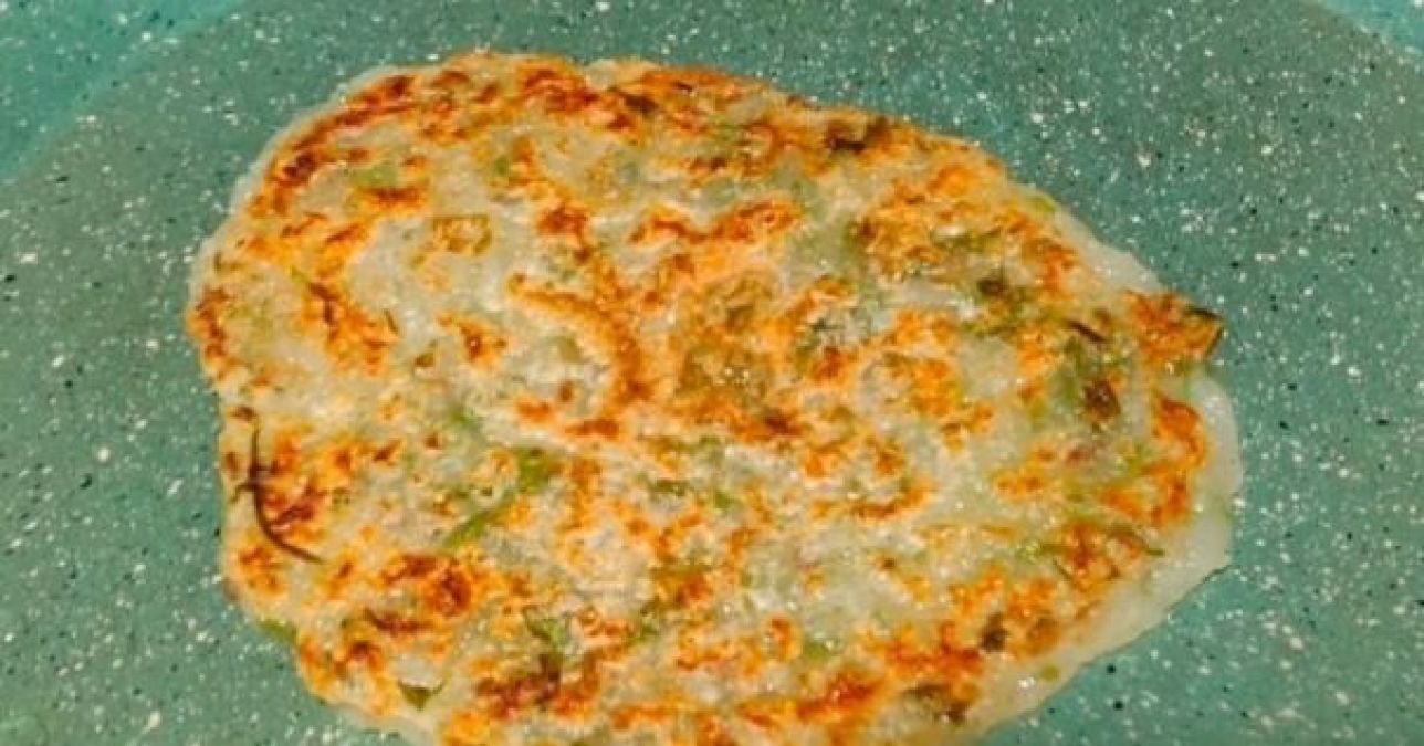 If you want to eat something tasty in fast, then make Sabudana Paratha