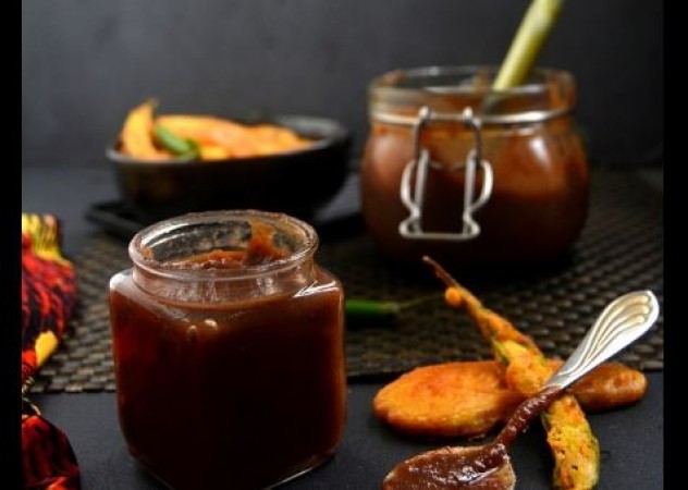 If you are fond of sour-sweet chutney, then make tamarind and date chutney