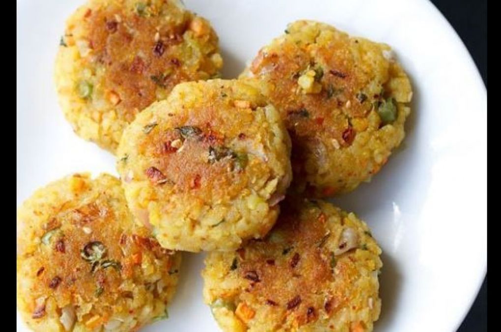 If you are fond of eating poha, then make poha aloo tikki today