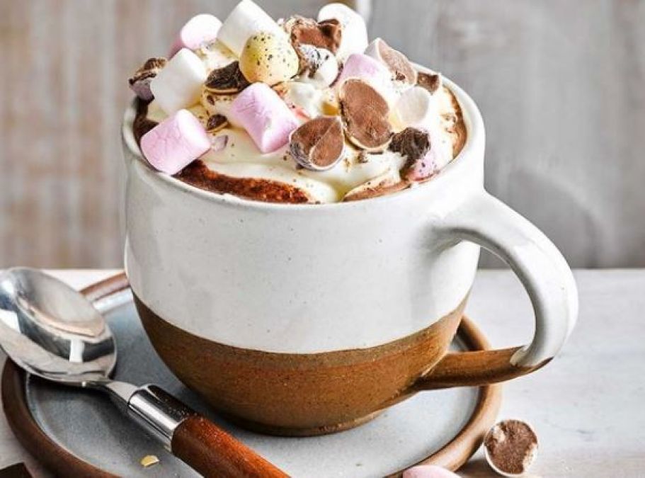 ठंड में घर बैठे-बैठे लें हॉट चॉकलेट का मजा, बनाना बहुत आसान