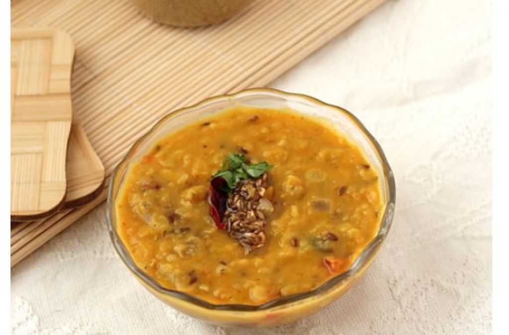 If you have to eat something tasty at home, then make dal tadka like this