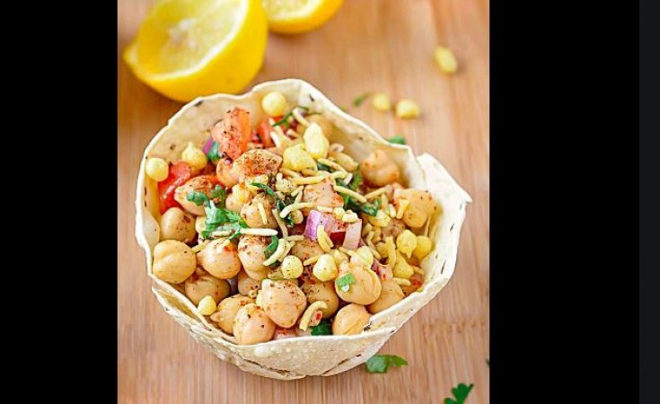 Salted papad chaat to be ready in 10 minutes