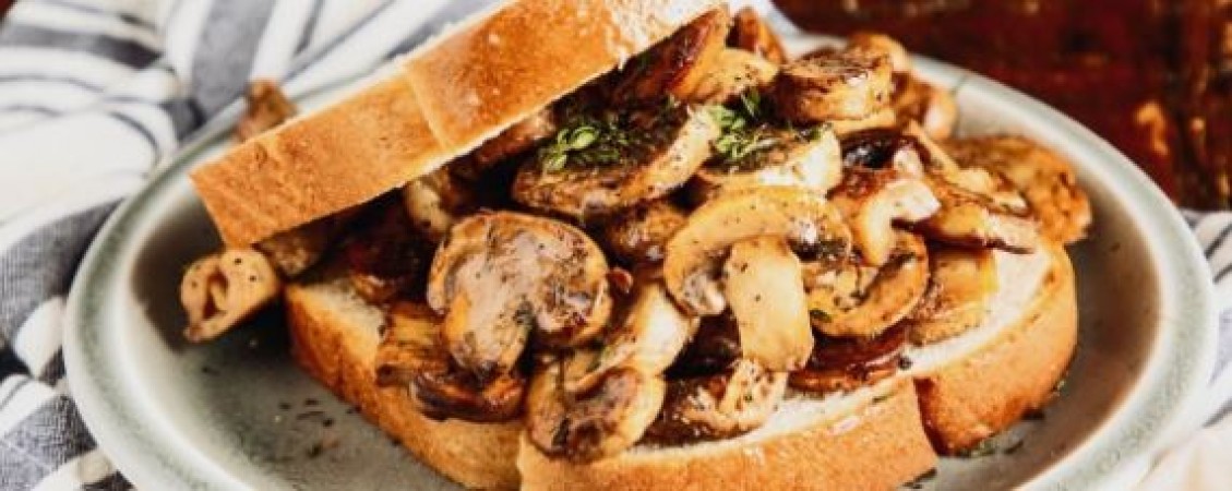 If you like to eat sandwiches, then definitely make mushroom sandwich once