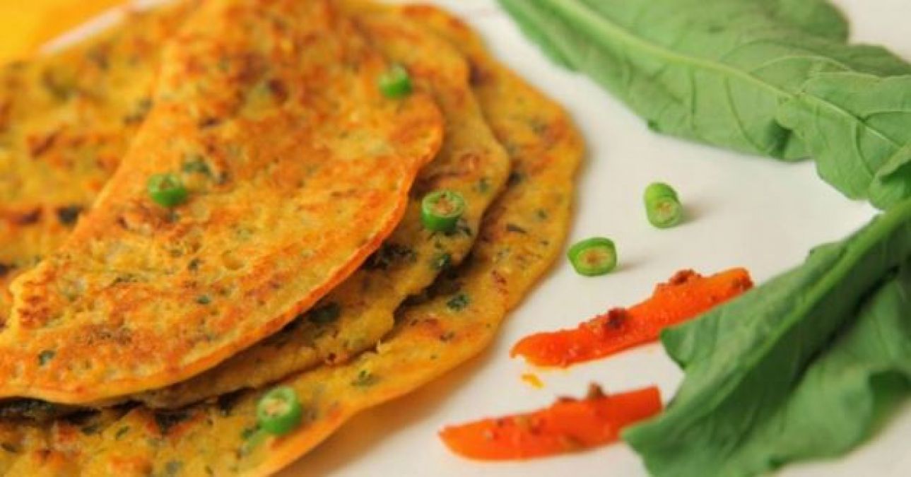 Make spinach cheela and feed the family members today.