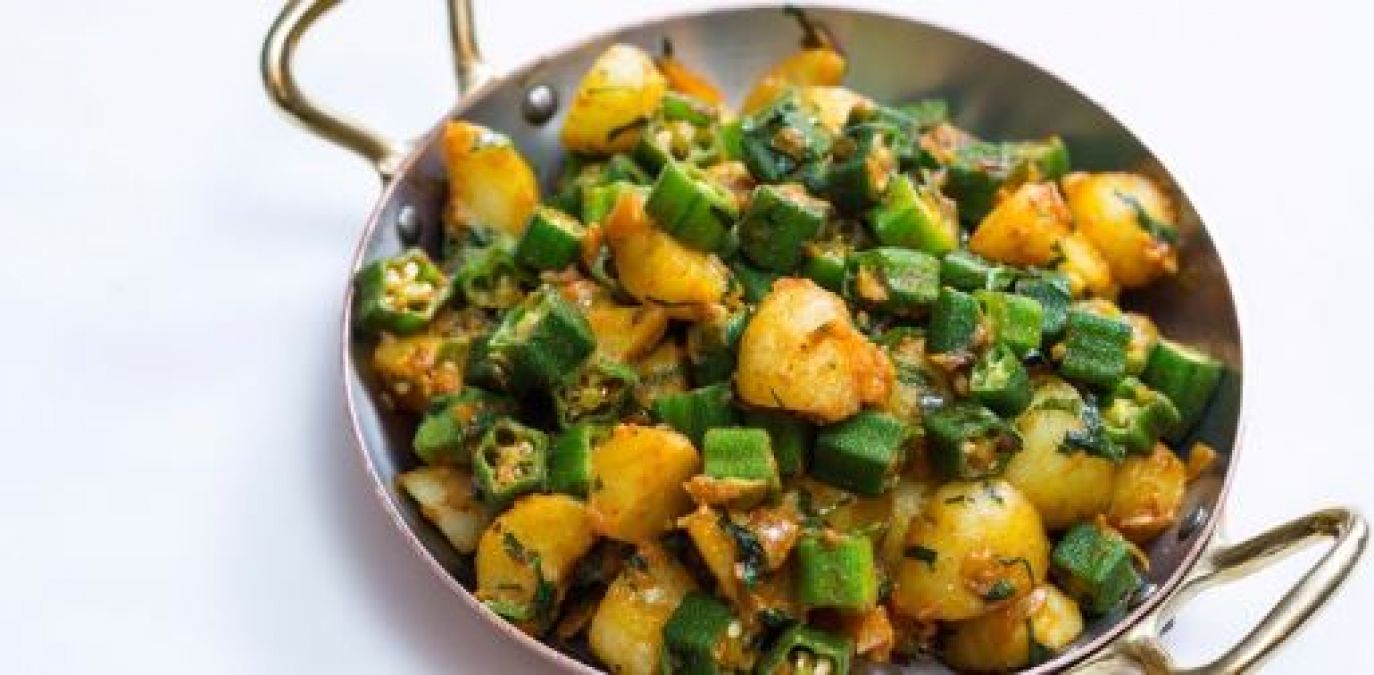 Cook Potato-Ladyfinger curry instantly in this way